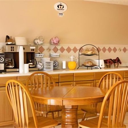 Super 8 By Wyndham Lake Havasu City Restaurang bild