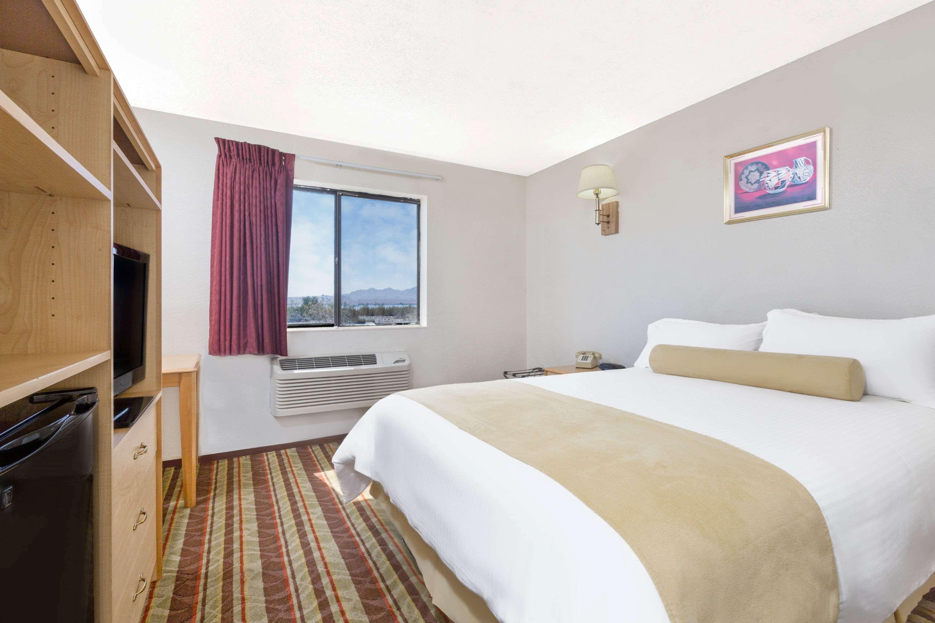 Super 8 By Wyndham Lake Havasu City Exteriör bild