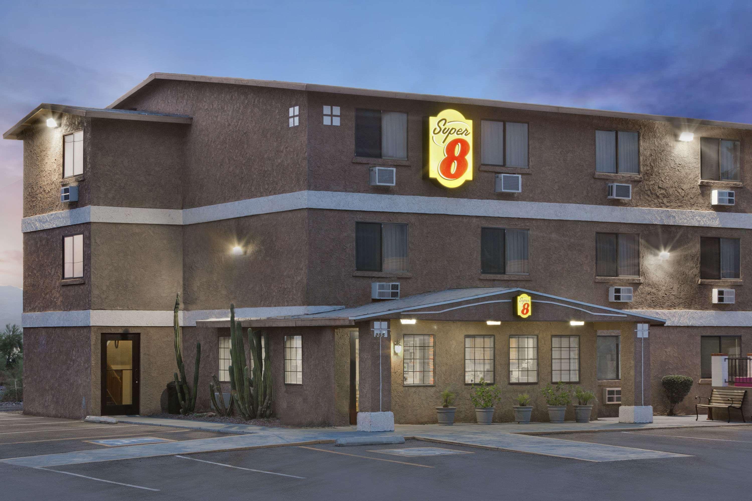 Super 8 By Wyndham Lake Havasu City Exteriör bild
