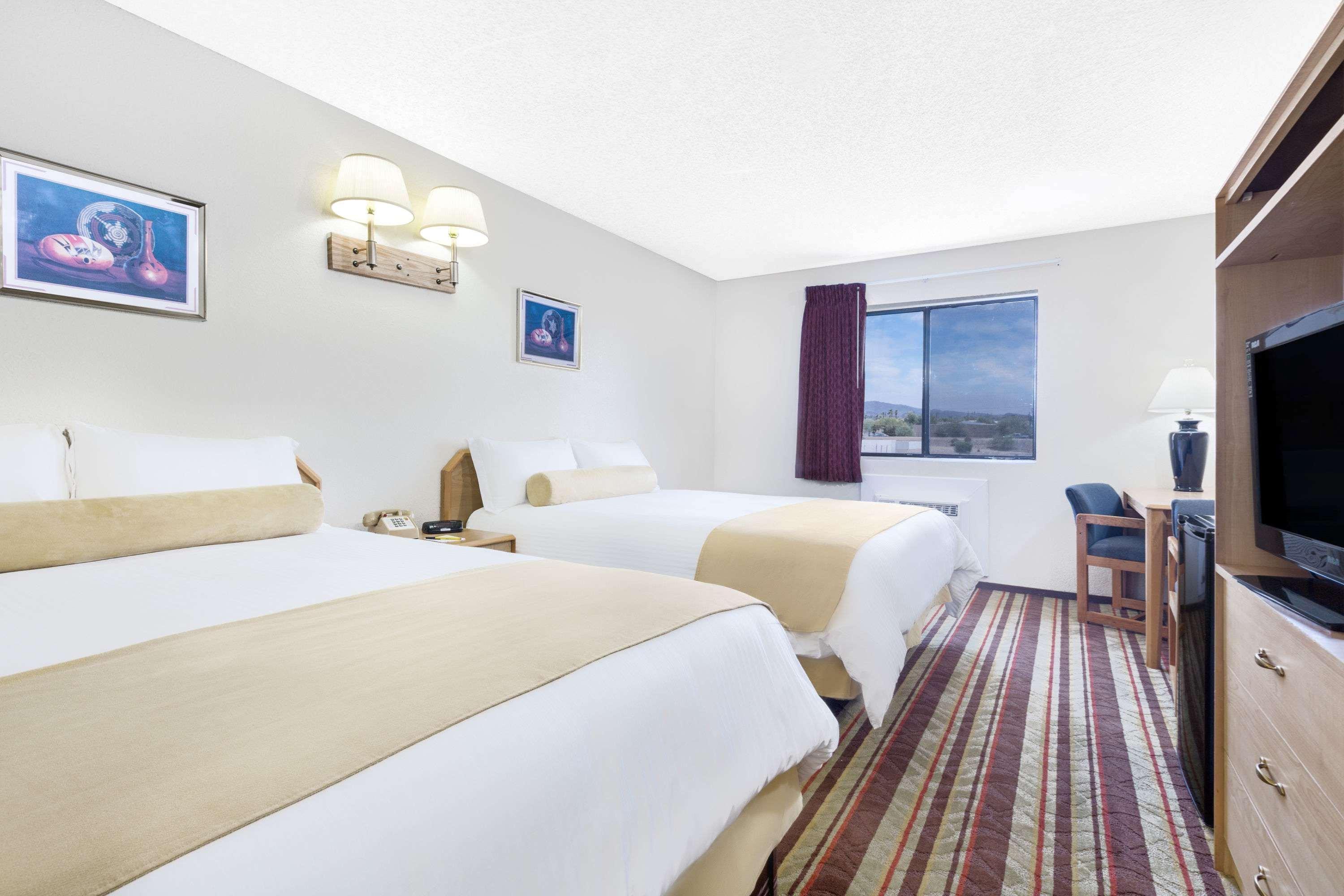 Super 8 By Wyndham Lake Havasu City Exteriör bild