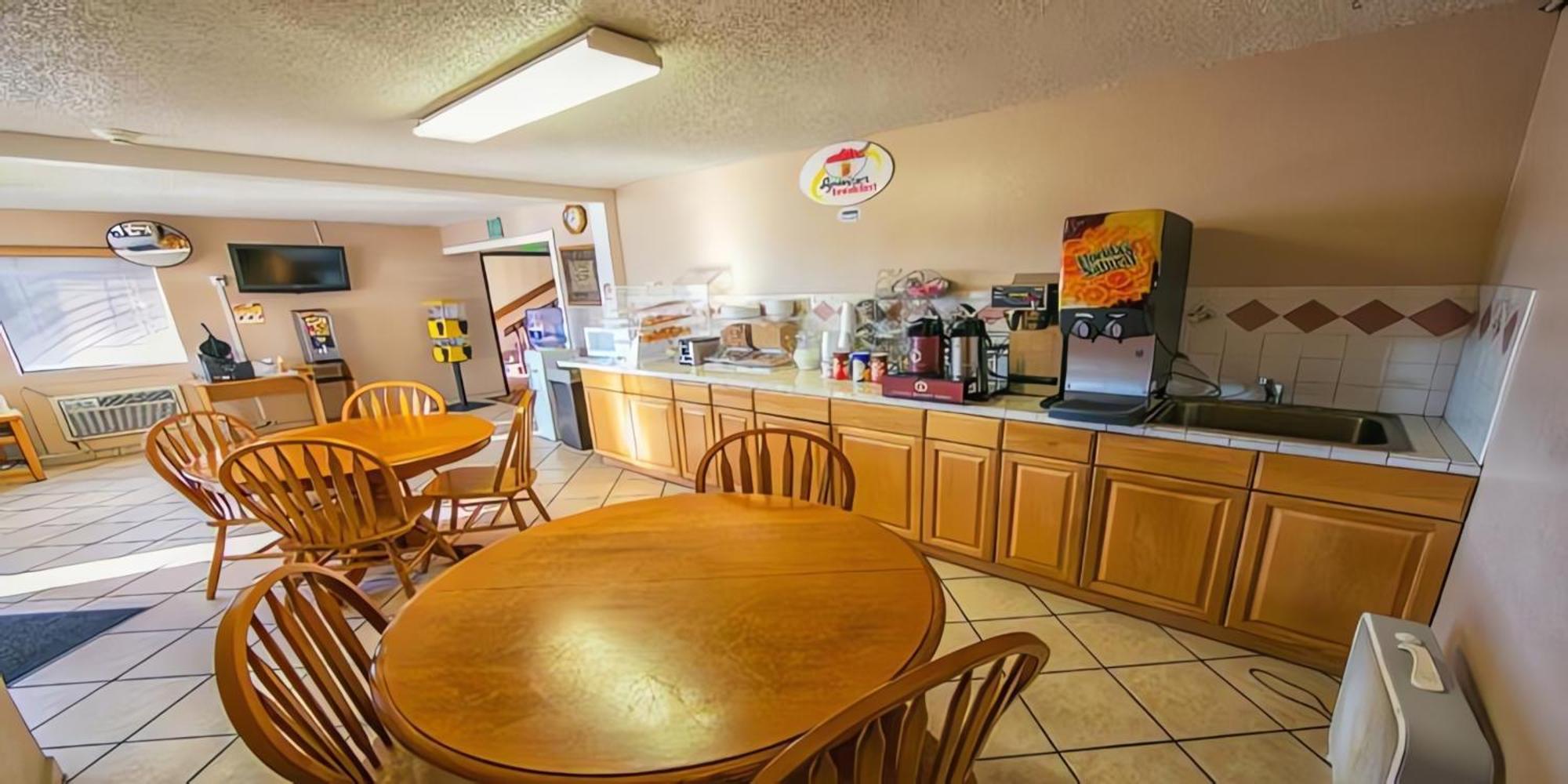 Super 8 By Wyndham Lake Havasu City Exteriör bild