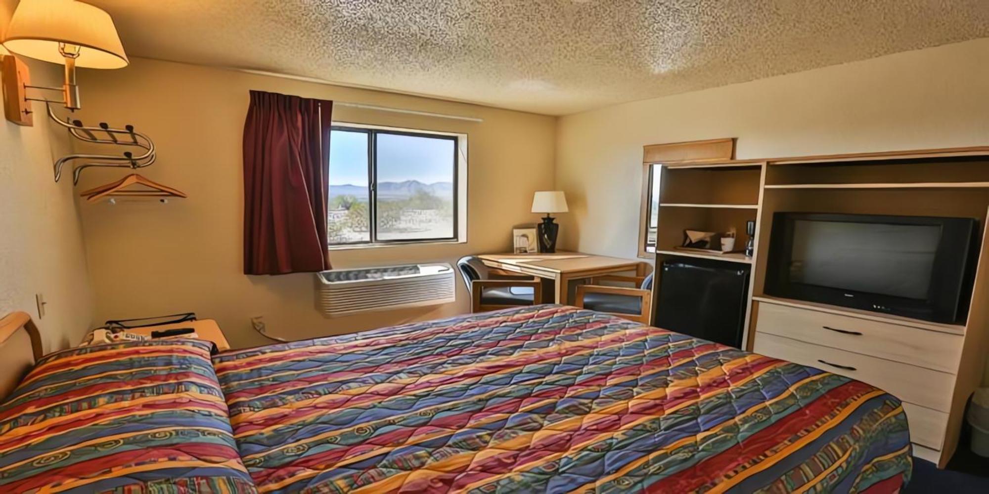 Super 8 By Wyndham Lake Havasu City Exteriör bild